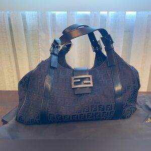 Vintage Fendi Zucchino shoulder bag.